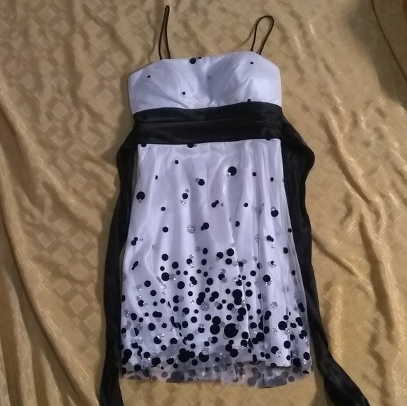 Le Chateau glitter polka dot party dress - Picture 7 of 8